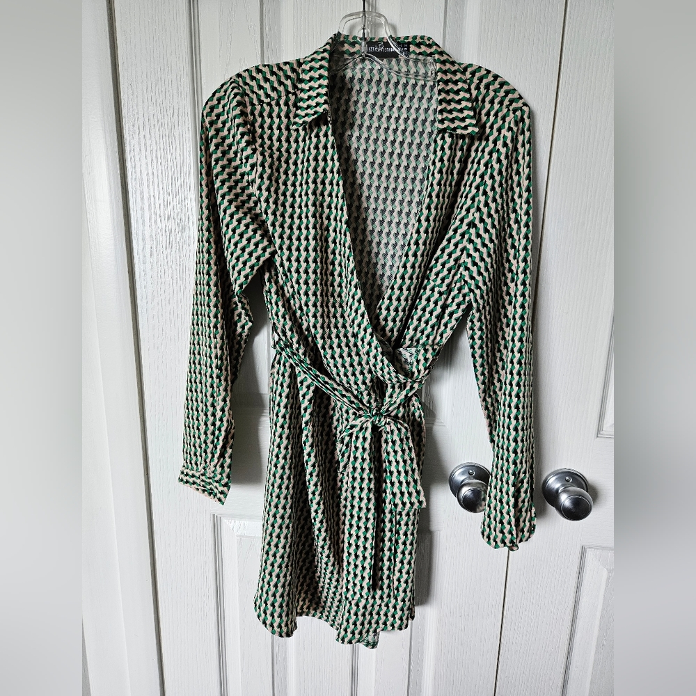 Green pattern wrap dress.